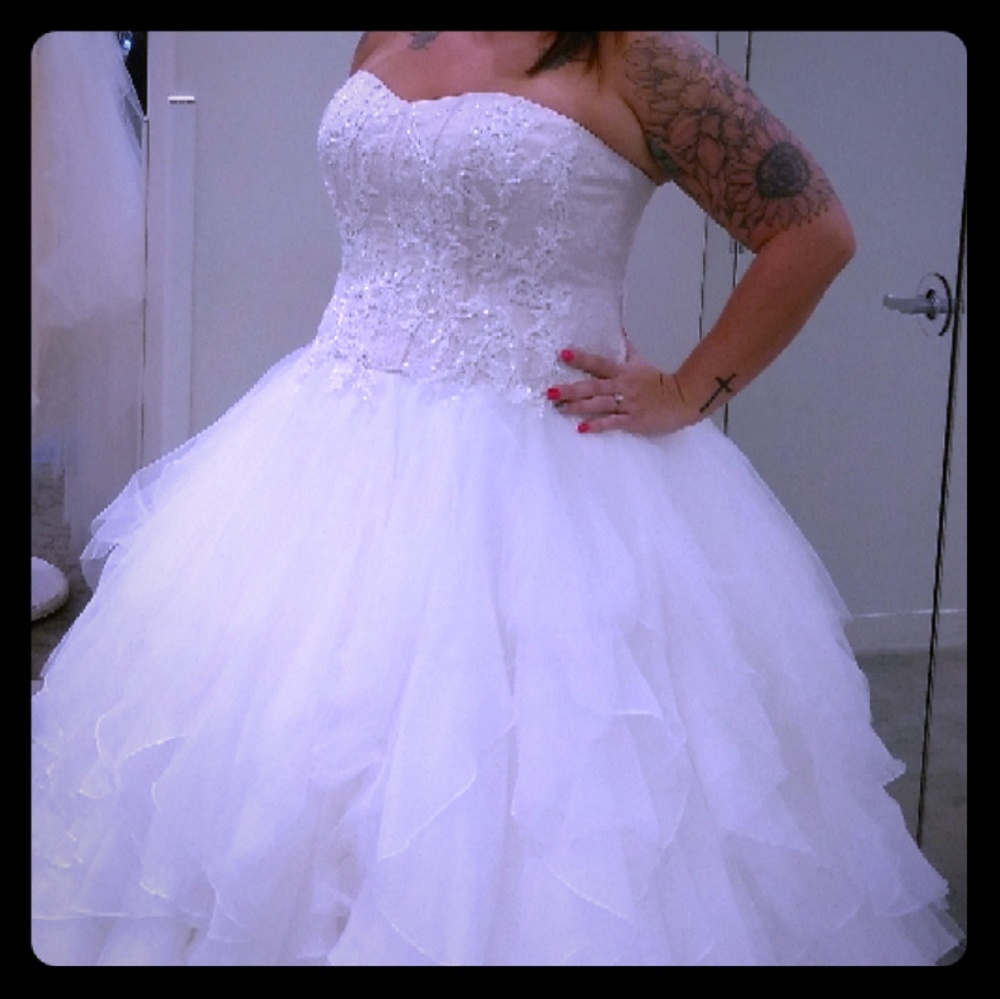 Organza and Lace Ruffled Plus Size Wedding Dress